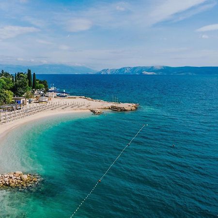 Apartments By The Sea Selce, Crikvenica - 16375 Extérieur photo